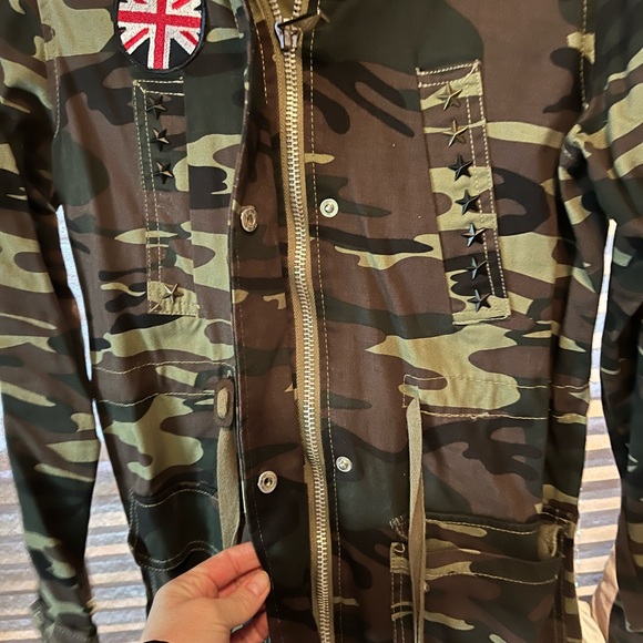 Camouflage Jacket with Patches - Picture 2 of 4